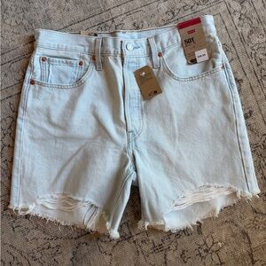 NWT LEVI’S Women’s Light Wash Denim Shorts Size 31 NEW WITH TAGS